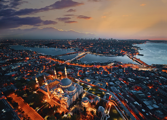 Explora El Cairo y Estambul