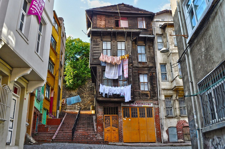 Explora las Calles de Cuento de Hadas de Estambul