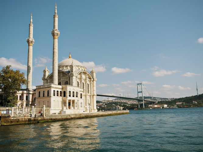 Explora El Cairo y Estambul